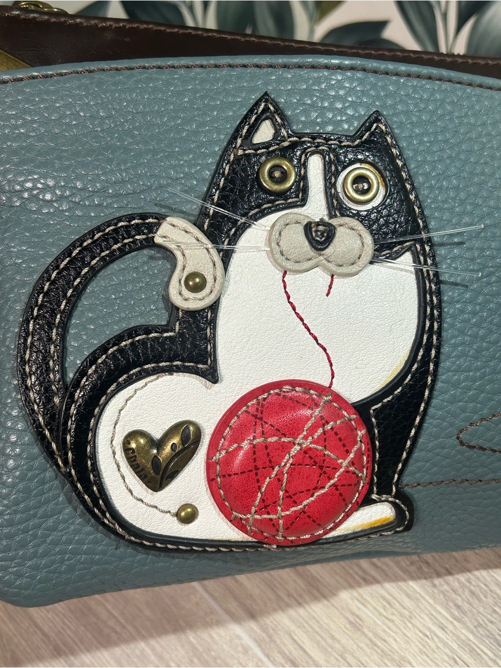 CHALA Fat Cat/Tuxedo Cat Mini Crossbody Bag - Picture 3 of 12